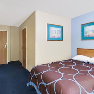 Double Room Bath Tub Mobility or Hearing Accessible Non-Smoking